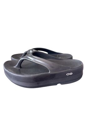 Oofos OOmega OOlala Black Platform Flip Flop Recovery Sandals Size 7 EU 38
